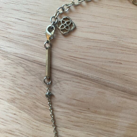 Kendra Scott Elisa Pendant Necklace - Picture 3 of 3